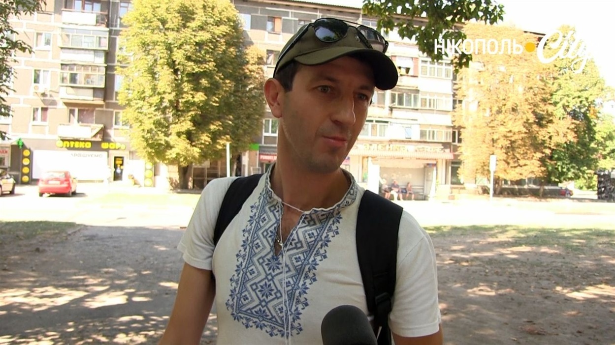 Максим, працює на заводі