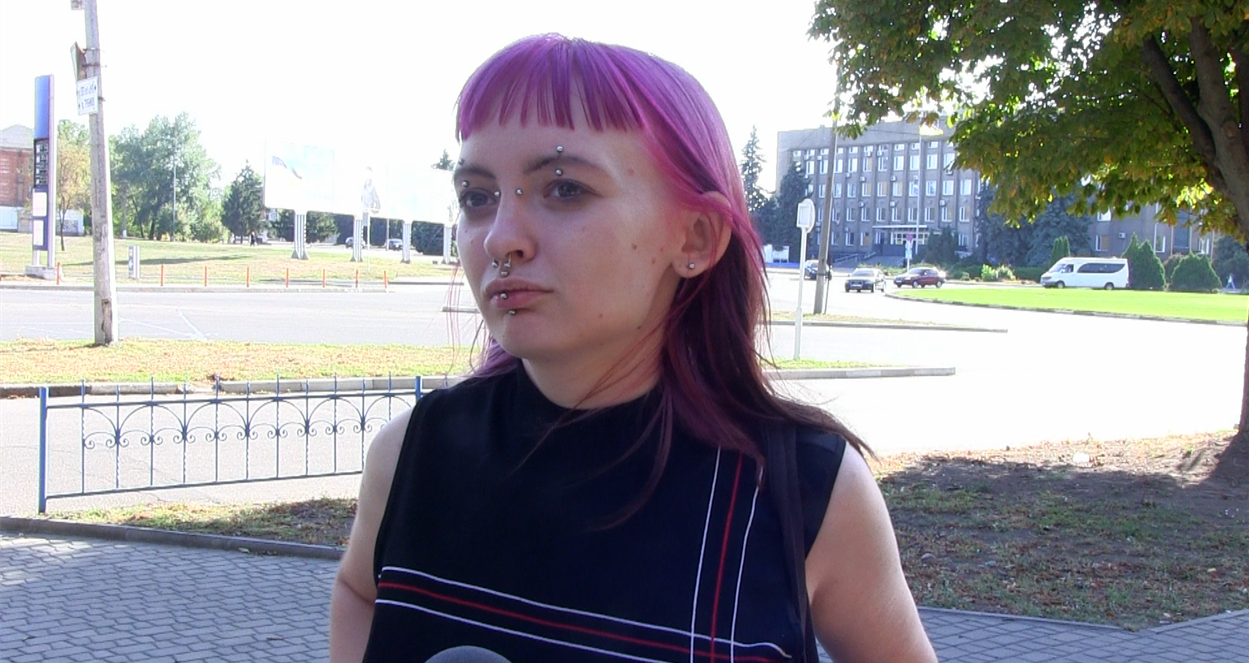 Мешканка Нікополя Вікторія