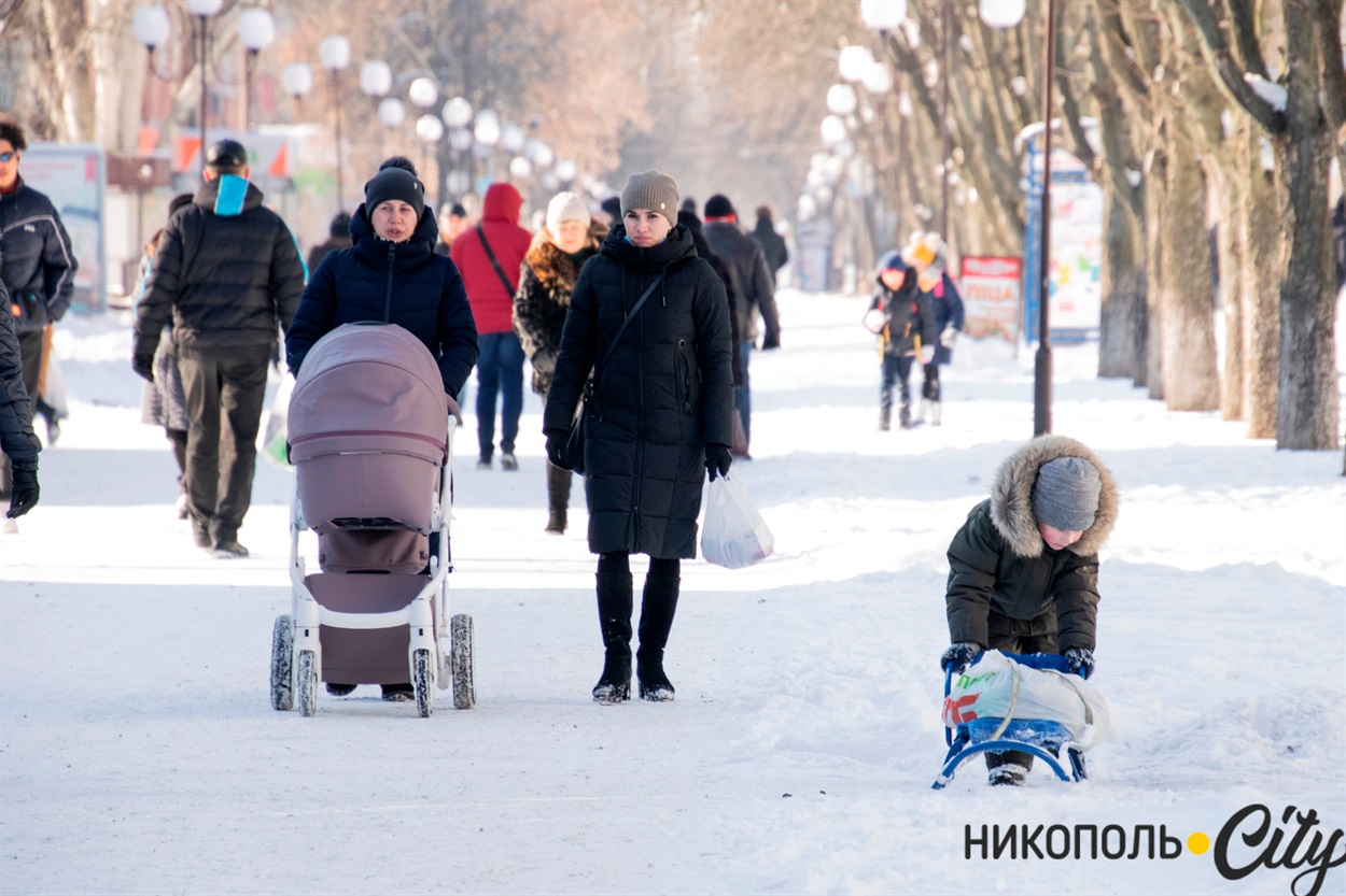 Приятно прогуливаться по морозному и солнечному городу. 