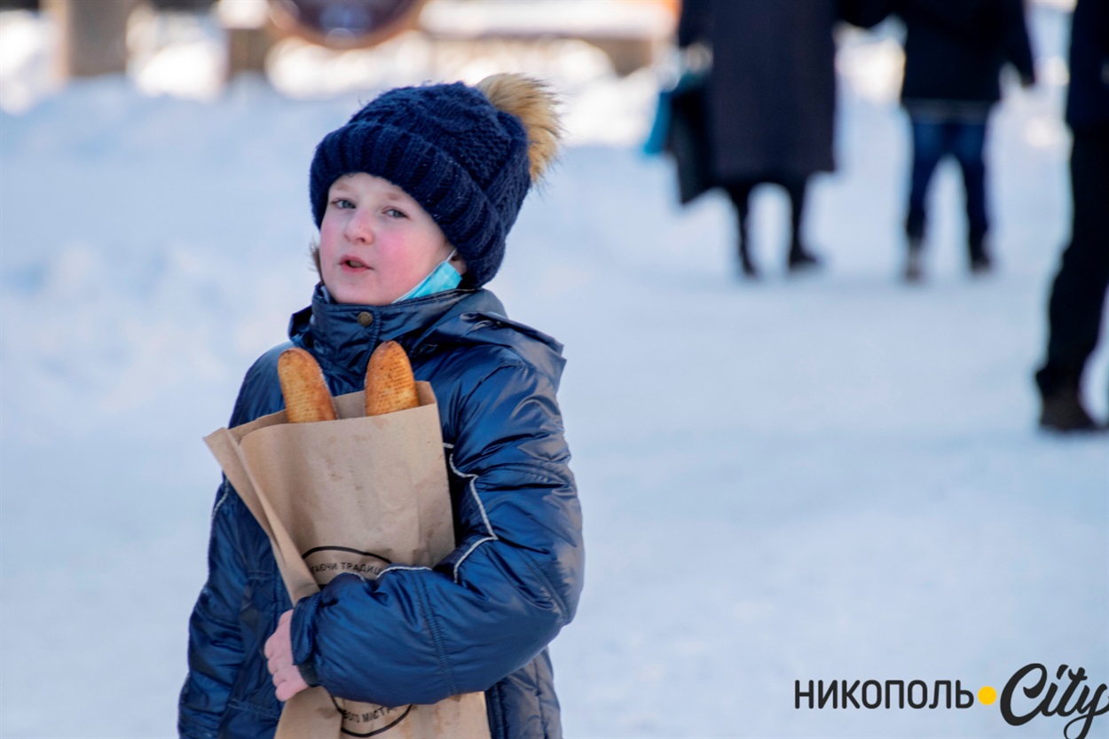 Прогулки на свежем воздухе повышают аппетит. 