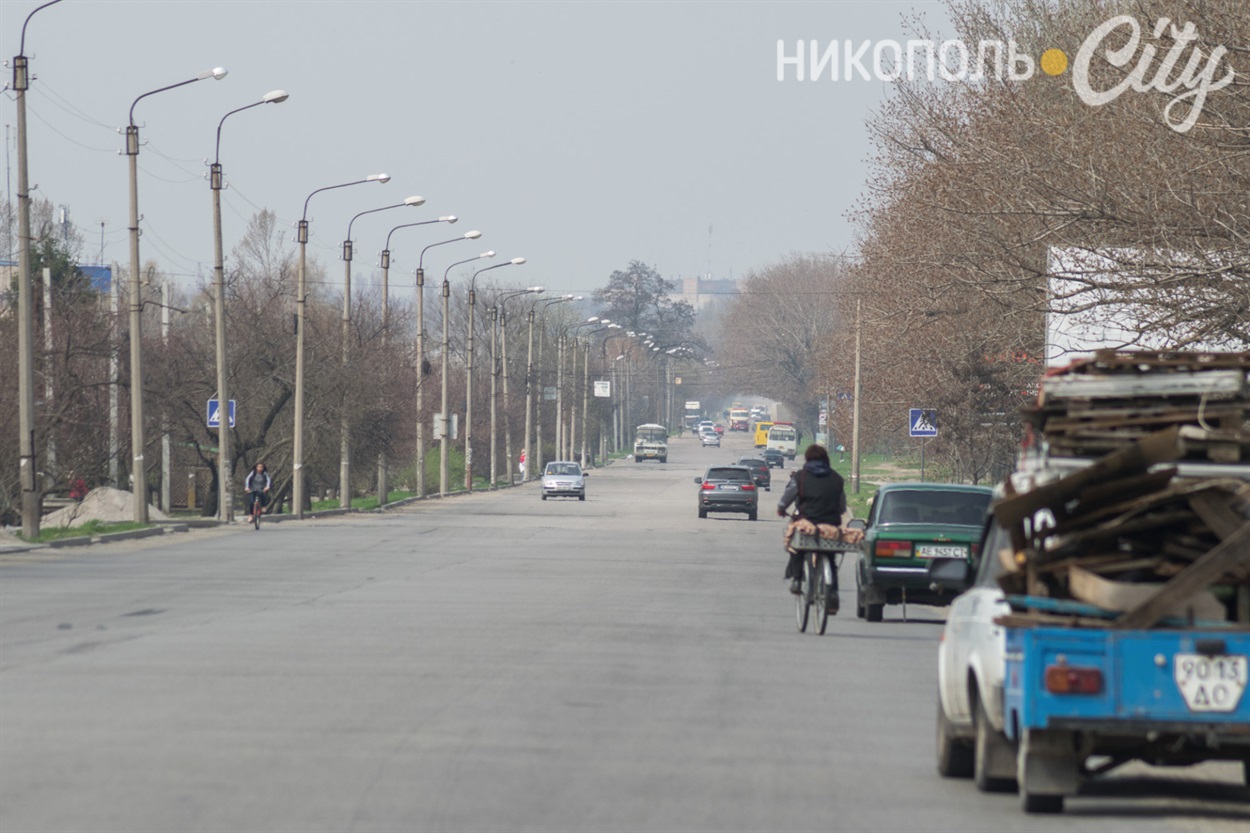 Головна дорога на вулиці Херсонській
