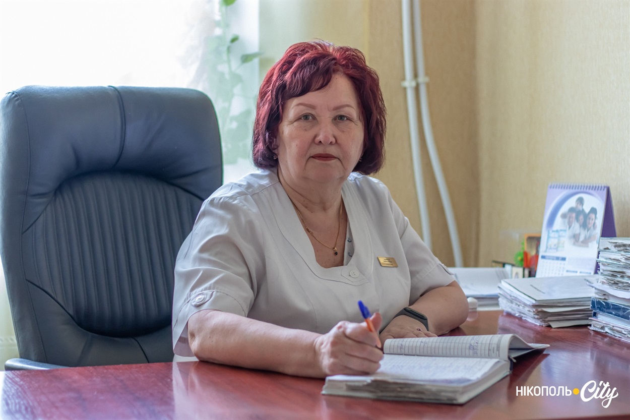 Куклінська Акушерське відділення з ліжками патології вагітних. Старша акушерка. Стаж 45 років