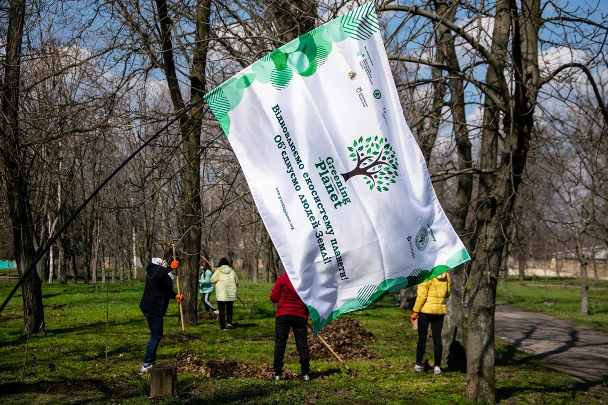 Саджанці клену були висаджені компанією Інтерпайп Ніко Тьюб в рамках масштабного проєкту "Озеленення Планети"
