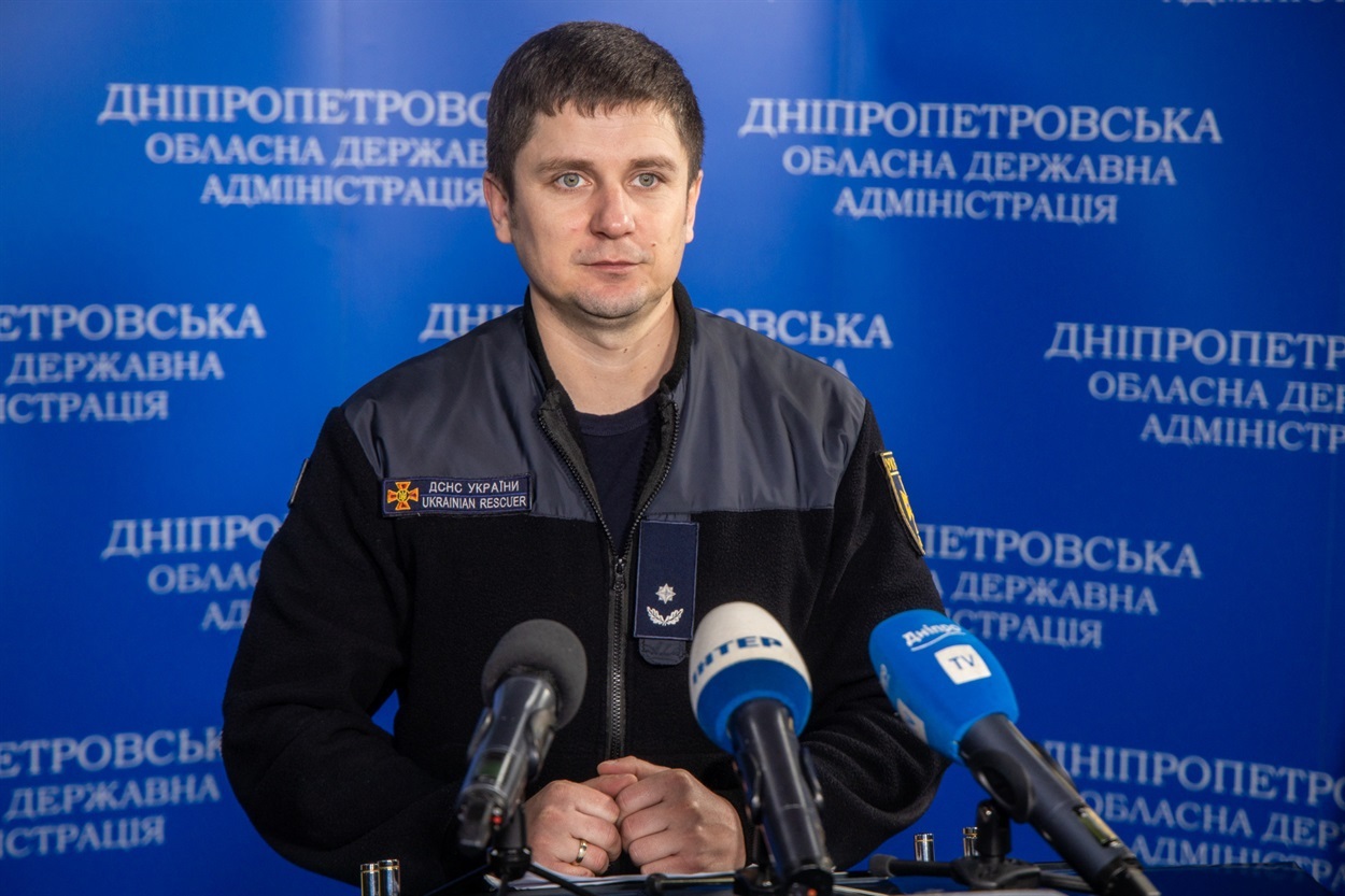 Начальник сектору гуманітарного розмінування Головного управління ДСНС України в області Андрій Моторя. 