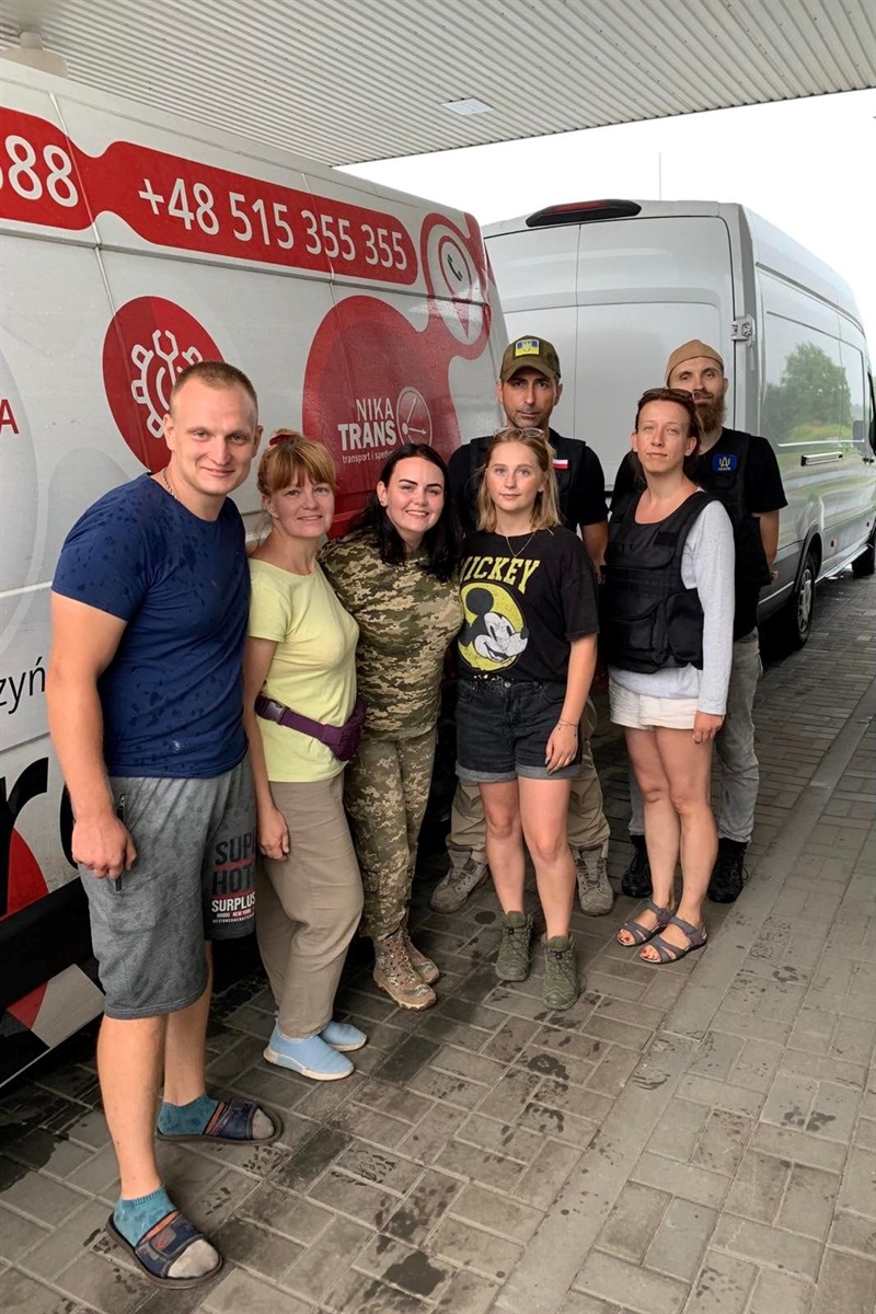 Олена Омельченко з командою польських волонтерів.