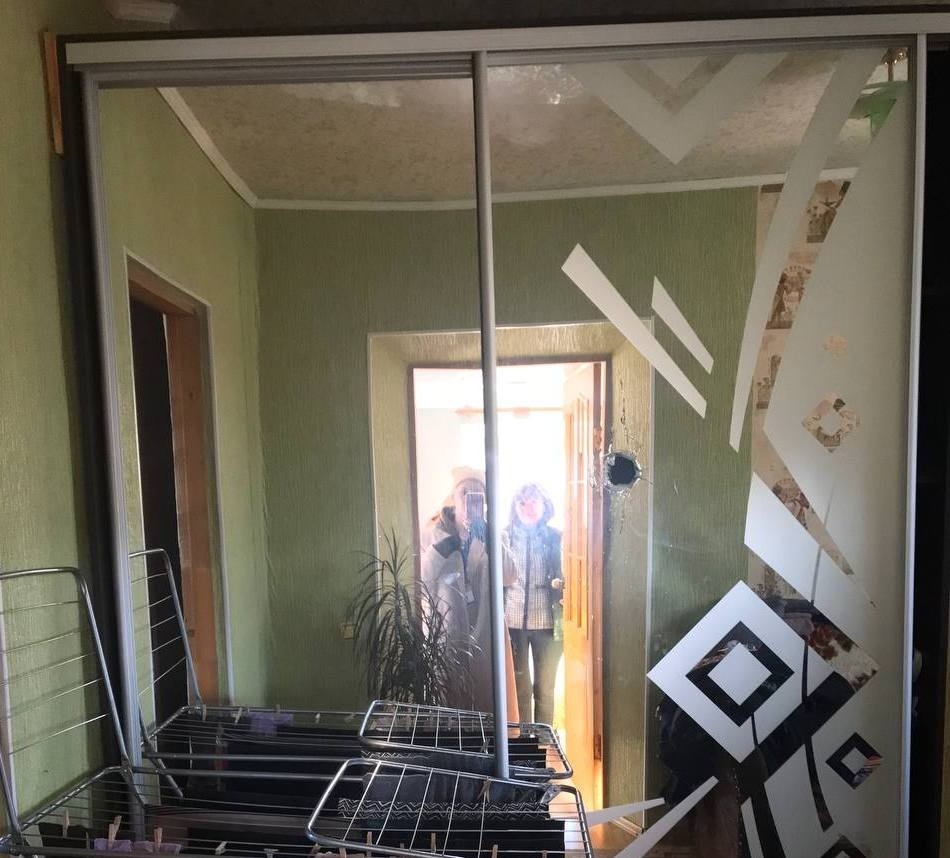 Наслідки обстрілів будинку пані Людмили