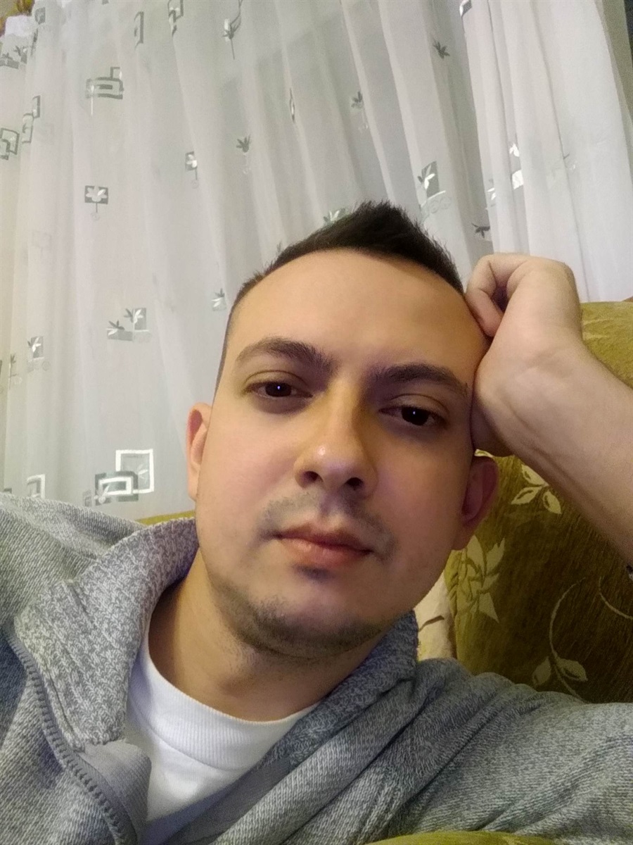 Майстер діорам з Нікополя Артур Садиков