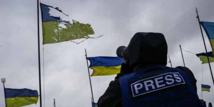 Національна спілка журналістів України звернулась до Генерального штабу Збройних сил України щодо жорстких обмежень роботи працівників медіа в зоні бойових дій.