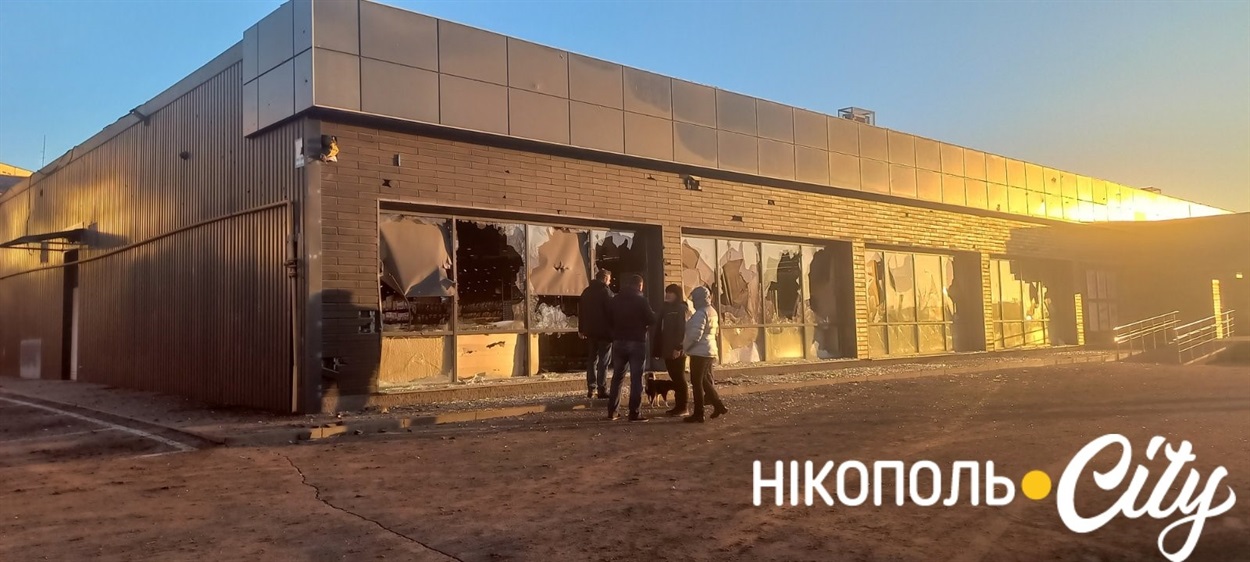 Результат обстрілу російськими терористичними військами цивільної інфраструктури Нікополя 