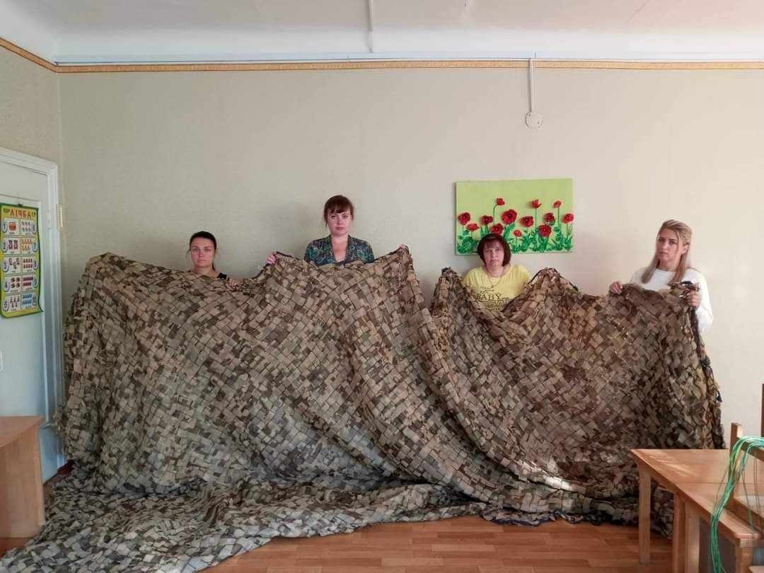 волонтери сплели сітку розміром 6Х4