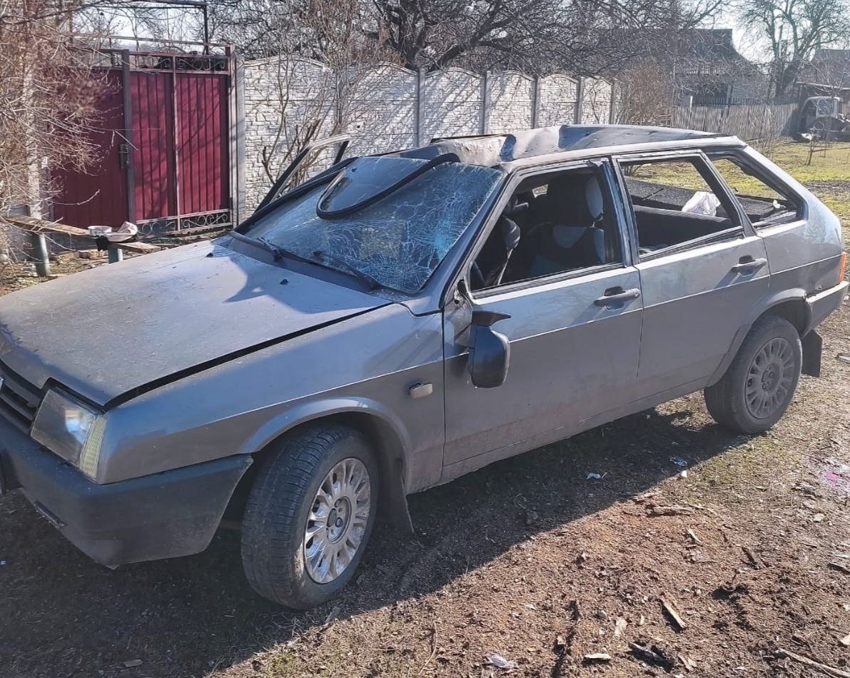 Російські окупанти скерували БпЛА на цивільне авто та важко поранили чоловіка і жінку