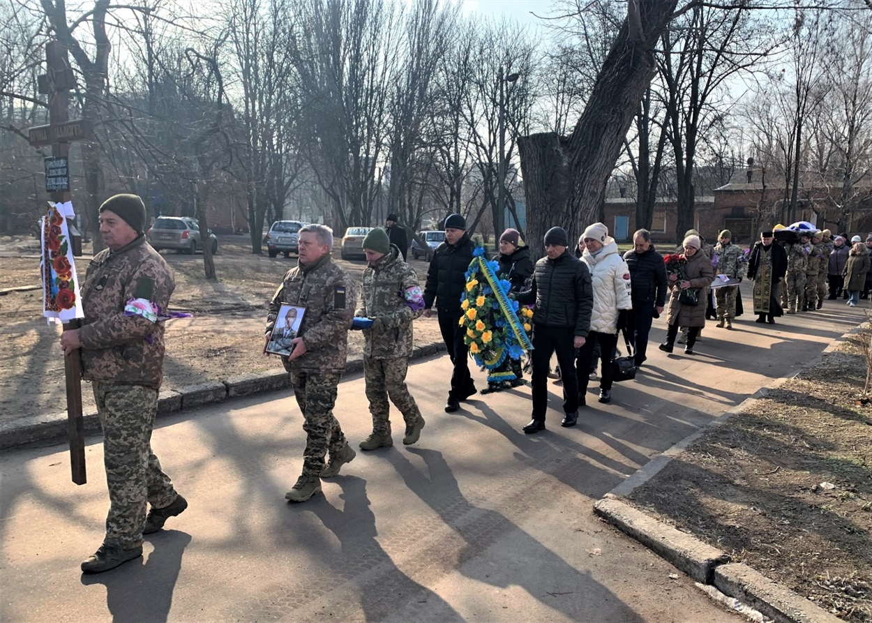 Нікопольці попрощалися із захисником Олександром Максимовичем